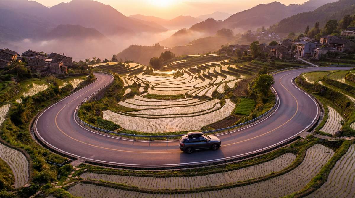 人兽自驾视频航拍